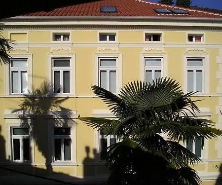 Apartment Damir Опатия Екстериор снимка