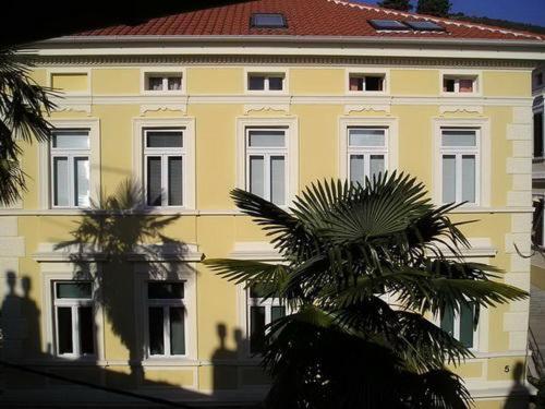 Apartment Damir Опатия Екстериор снимка